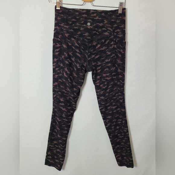 ATHLETA Salutation Stash Pocket 7/8 Tight- camo- Size medium - Picture 2 of 8